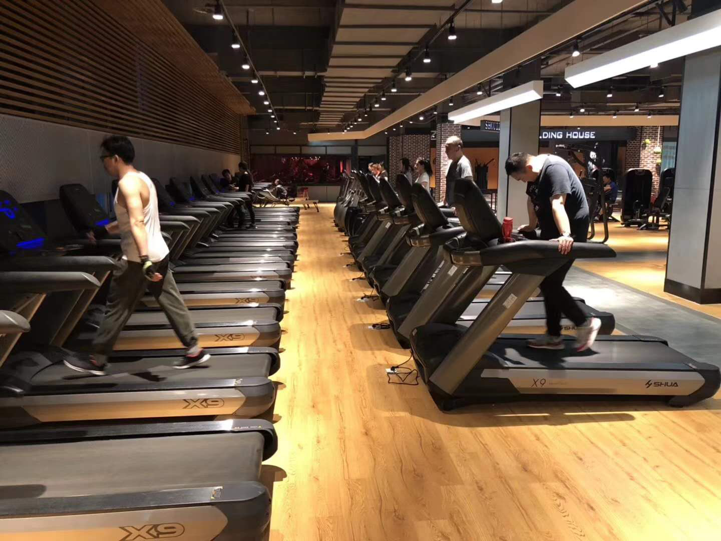 星空xk智能健身器材